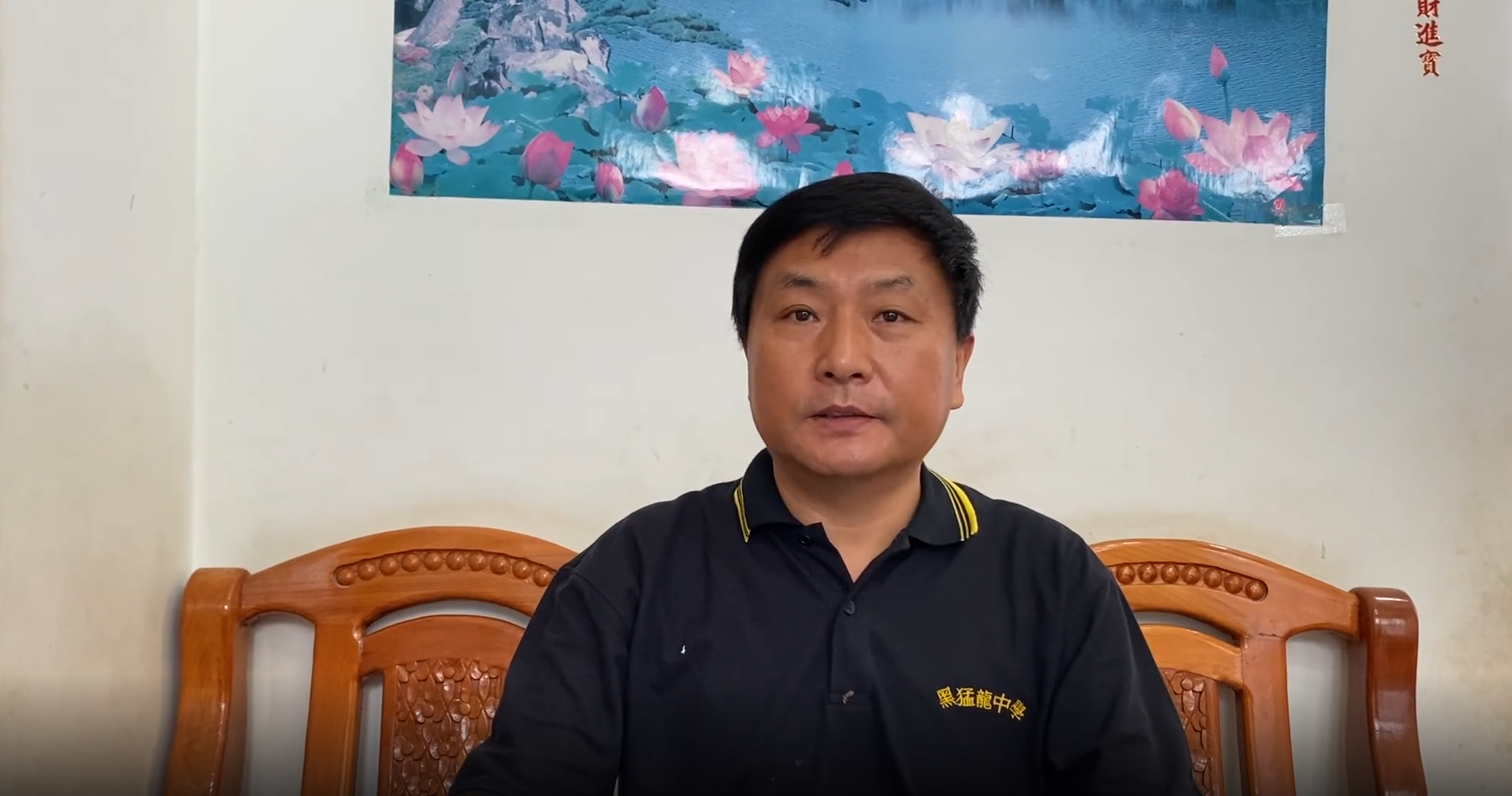 葉星常務副校長代表全體教師向畢業生表示祝賀。