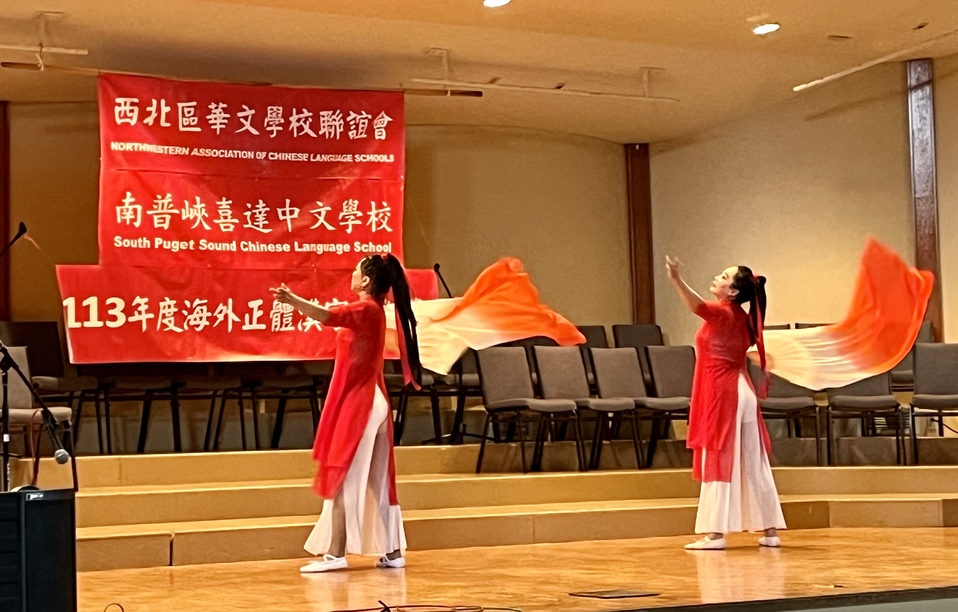 小芳舞蹈表演
