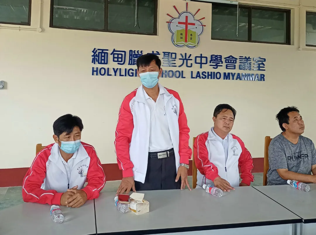 李添富常務副會長對獲獎同學為校增光，表達讚揚。