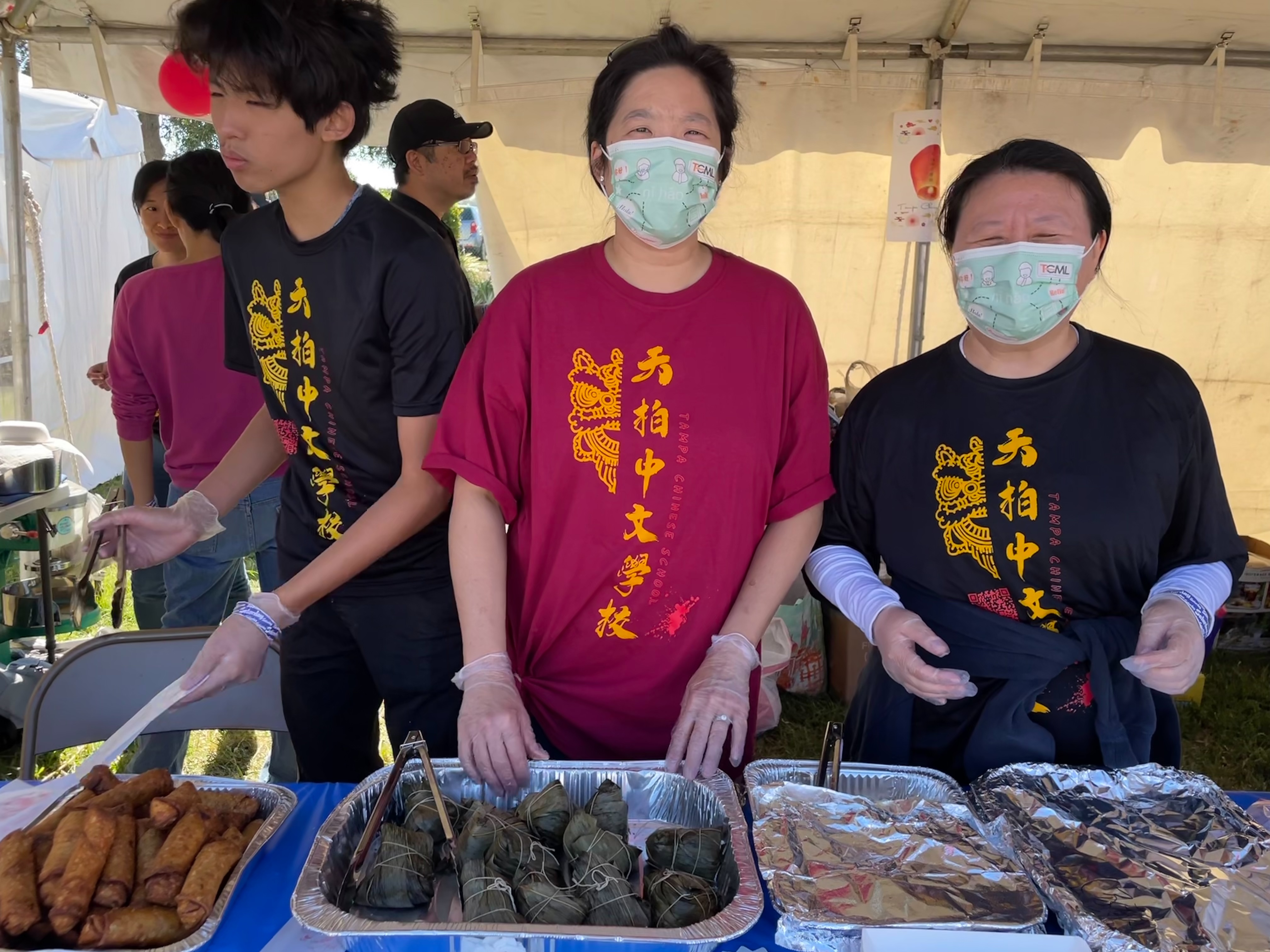 現場備有臺灣美食，吸引訪客