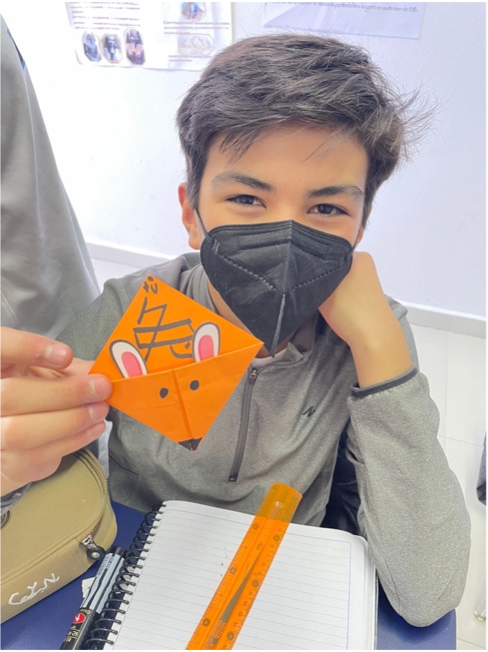 學生的兔子書籤成品。