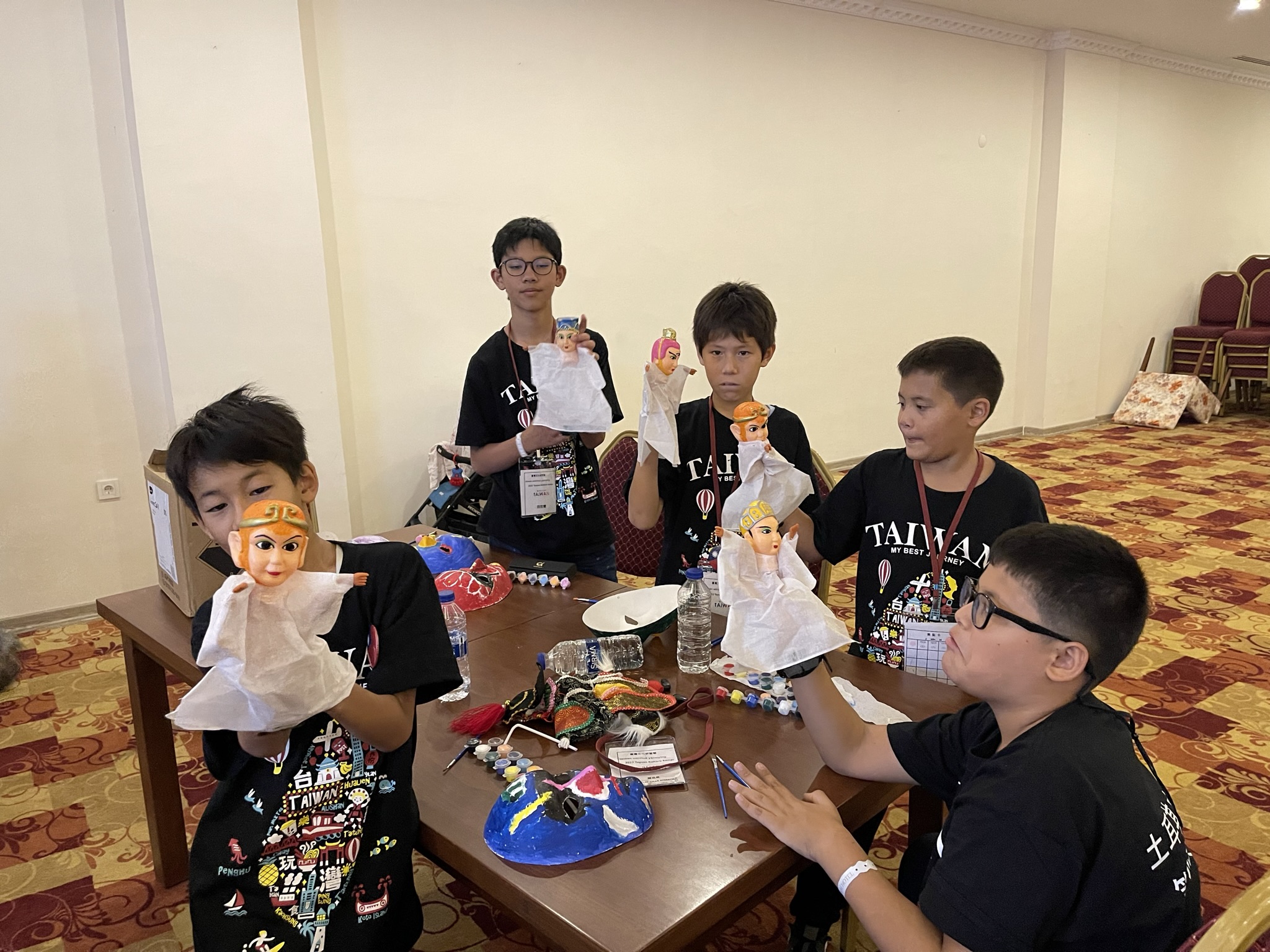 臺灣布袋戲介紹與彩繪