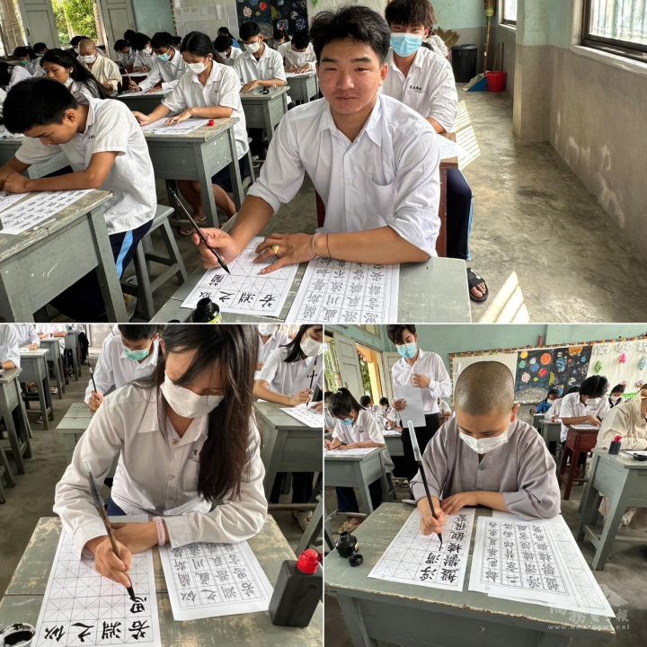 比賽現場的同學們神情專注，用心臨摹名家字帖