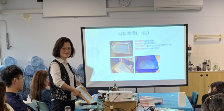 吳淑均講師精采的解說手工造紙流程