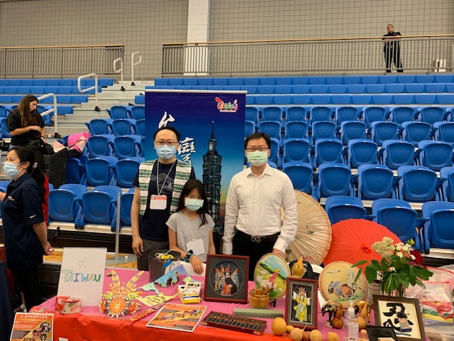 波士頓僑教中心潘昭榮主任蒞臨麻州中部中文學校第十九屆亞洲節活動