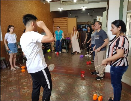 大學生練習中