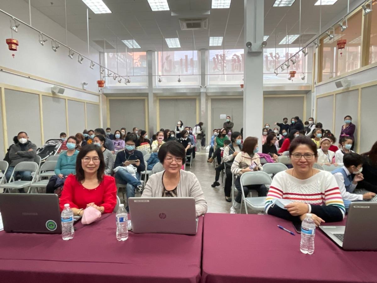 評審(左起:鄧羽珊、李瓊英、蘇郁琇)