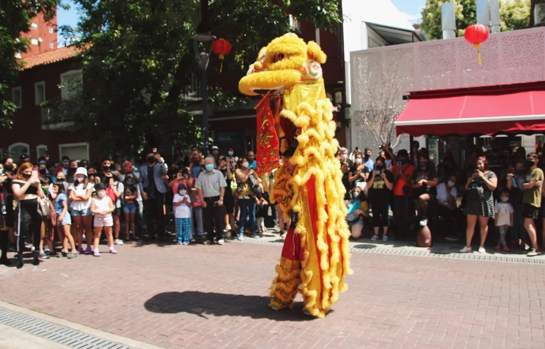 祥獅獻瑞