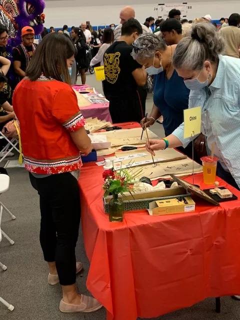 麻州中部中文學校與亞洲節參與人士文化交流與宣傳